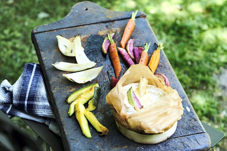 Fromage fondu avec des légumes