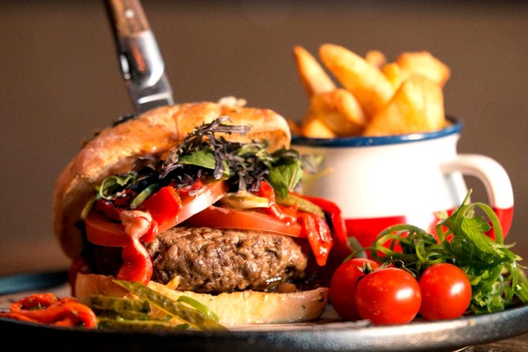 Deux hamburgers valent mieux qu’un hamburger et des frites