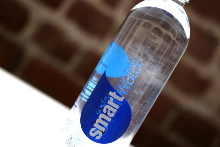 Coca-Cola va proposer son eau “premium” en France