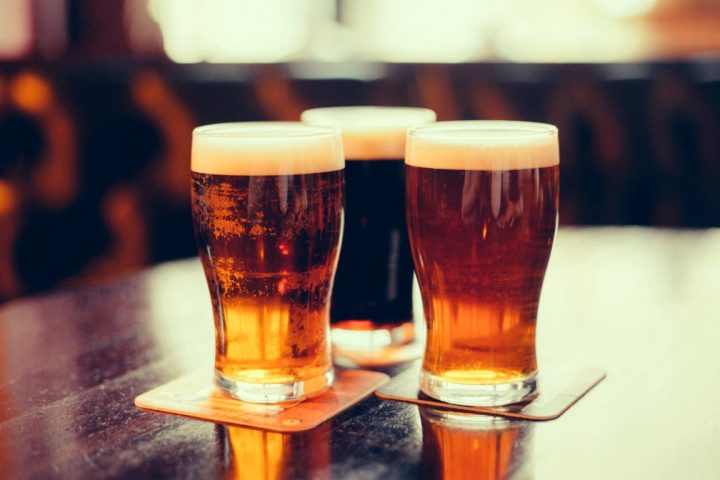 La bière après le travail est-elle bonne pour la santé ? Les scientifiques répondent !