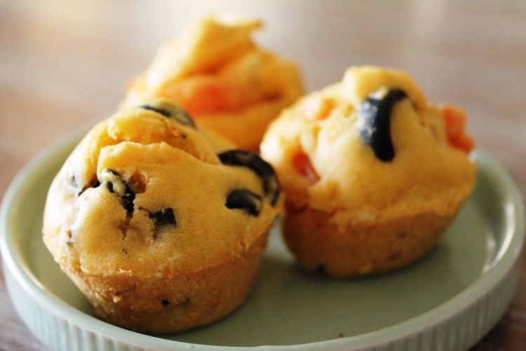 Biscuits aux olives, tomates et feta