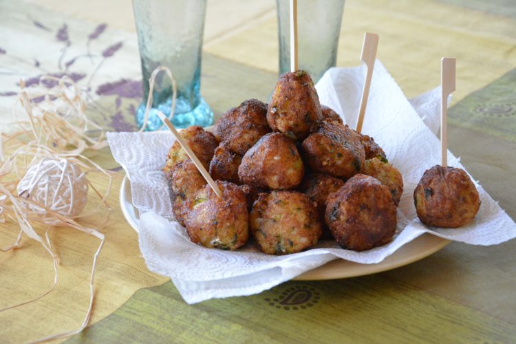 Bolinhos de bacalhau — Boulettes de morue