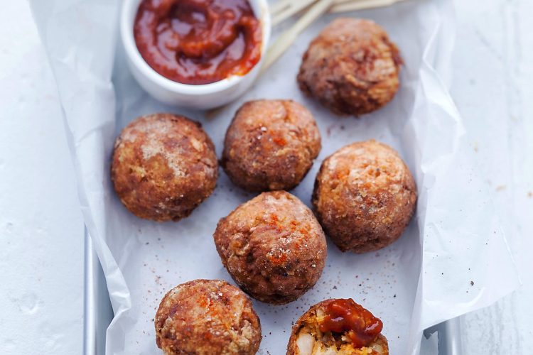 Boulettes de poulet, paprika et chapelure frites