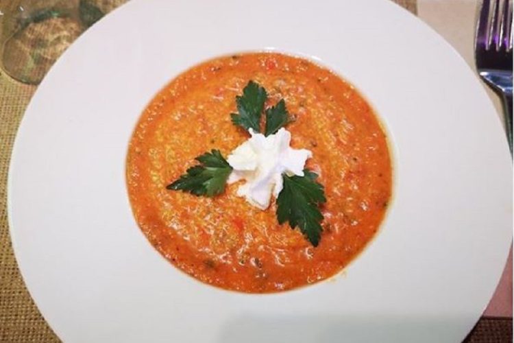 Velouté de butternut, lait de coco et coriandre