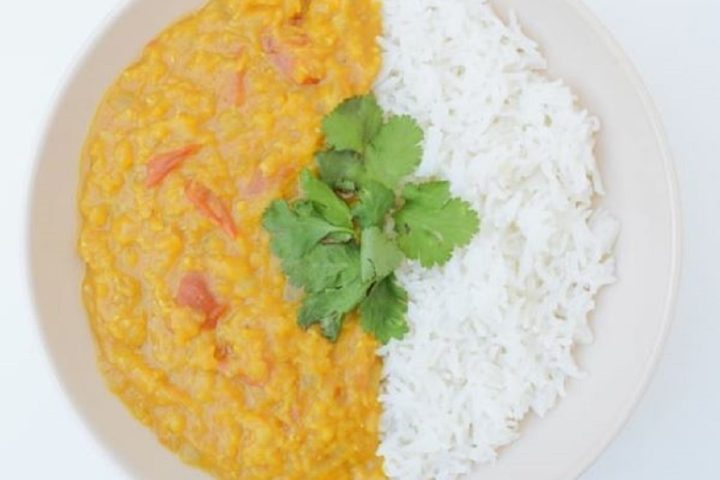 Lentilles corail au curcuma, gingembre et curry-coco