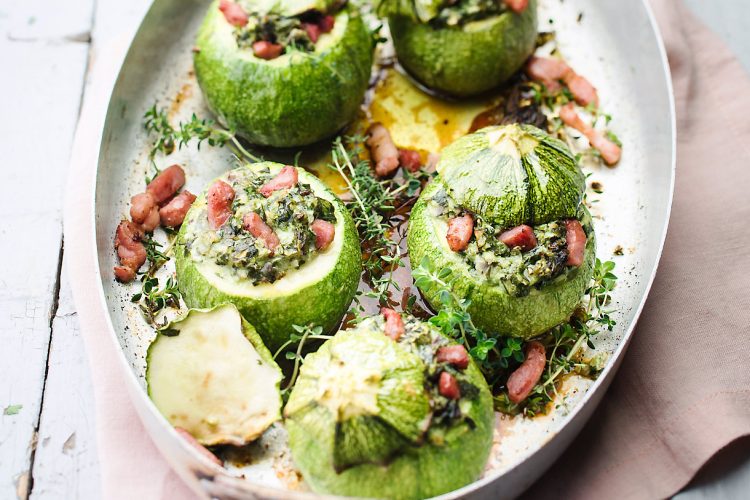 Courgettes rondes farcies à la ricotta et aux lardons