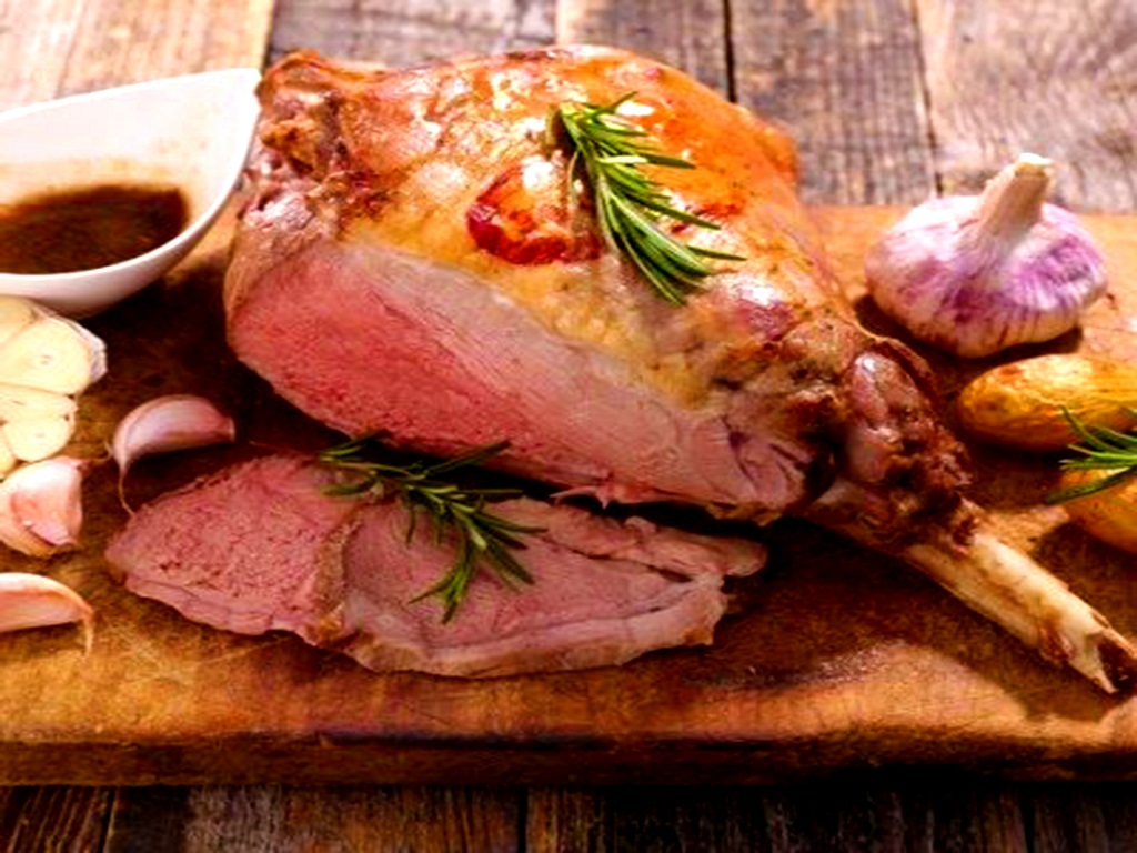 Gigue De Chevreuil Au Miel Et Romarin Chevreuil rôti aux cèpes - Spécial Gastronomie