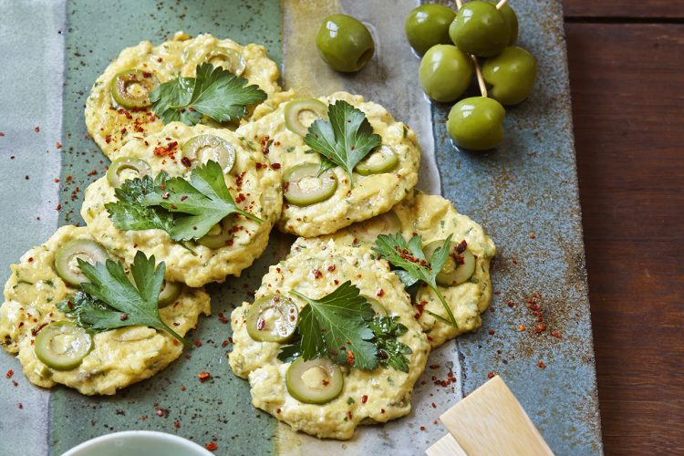 Galettes de tofu aux olives vertes