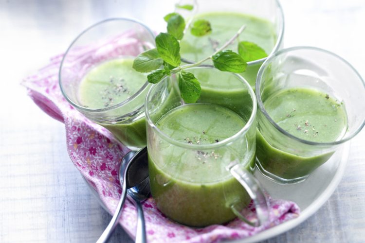 Gaspacho de petits pois à la menthe