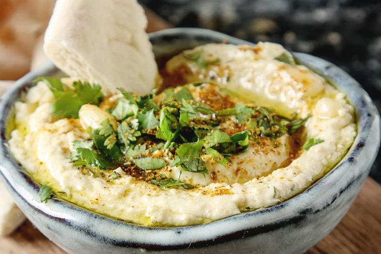 Houmous de pois chiches aux pignons