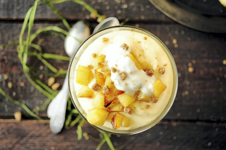 Mousse au lait de poule et pommes caramélisées