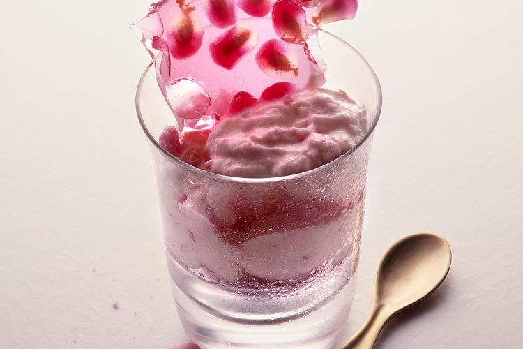Mousse et tuile à la grenade