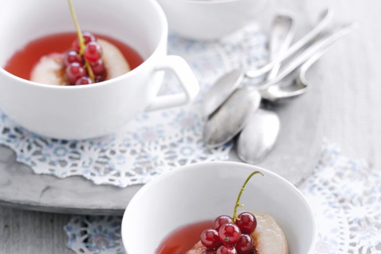 Nectarines pochées aux groseilles