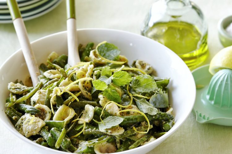 Orecchiette aux asperges, haricots verts et citron