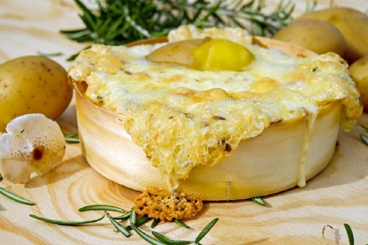 Camembert rôti au miel