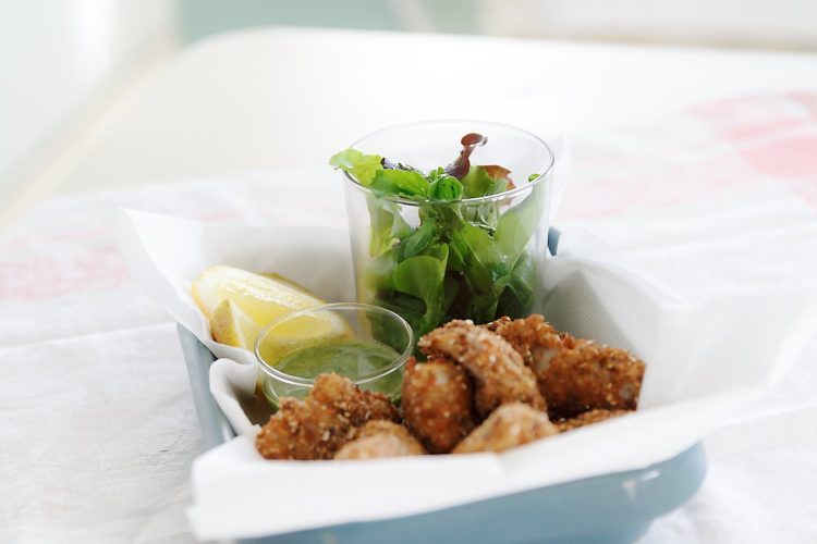 Pesto menthe-roquette-amande et nuggets de poisson