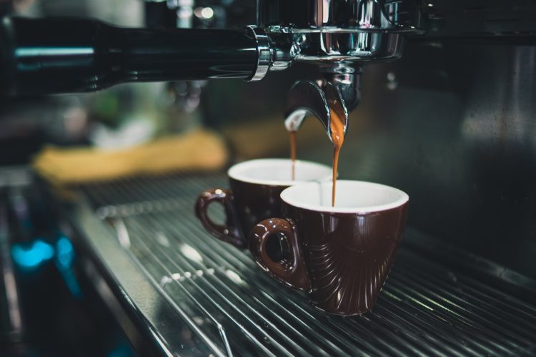 Où trouver une cafetière à grains pas cher ?