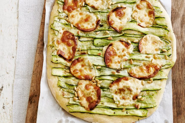 Pizza scamorza et courgettes