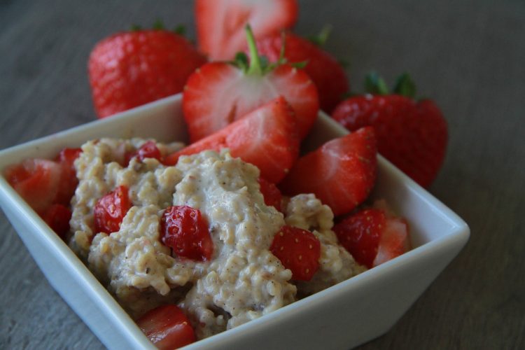 Recette porridge aux flocons d’avoine et fraises