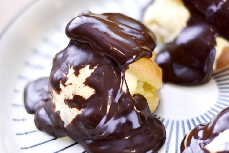 Profiteroles classiques au chocolat