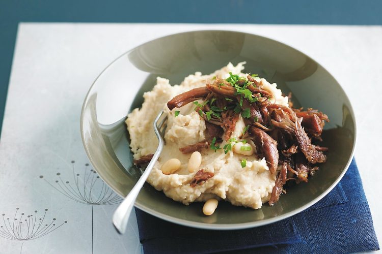 Purée de haricots tarbais et confit de canard