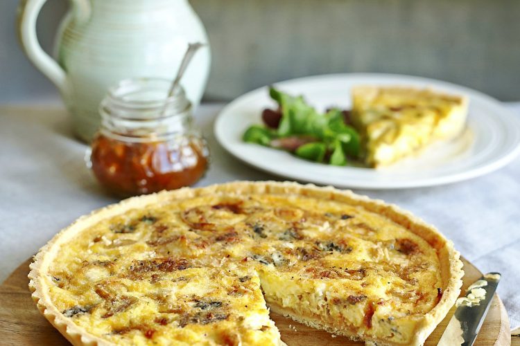 Quiche au fromage et aux oignons