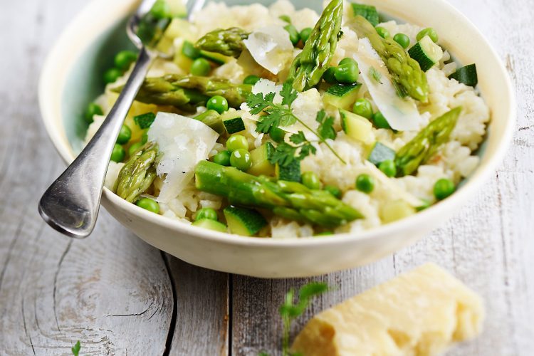 Risotto aux asperges, petits pois et courgettes