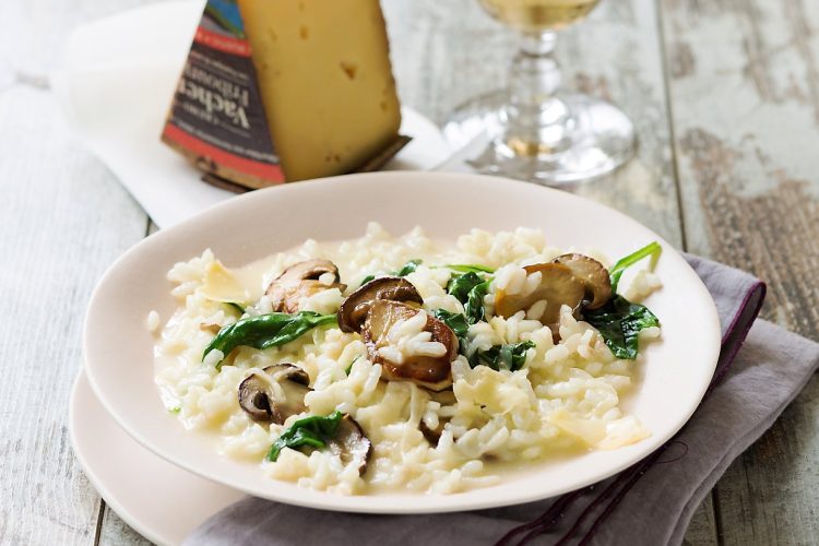 Risotto aux cèpes, pousses d’épinard et Vacherin Fribourgeois AOP