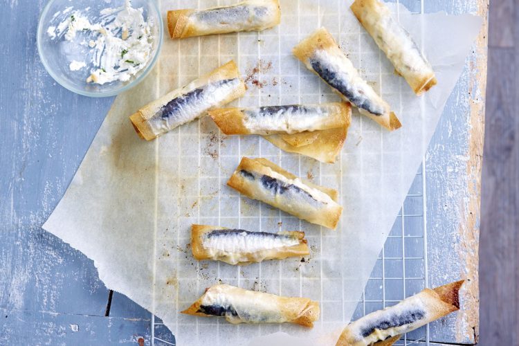 Rouleaux croustillants de sardines au fromage frais