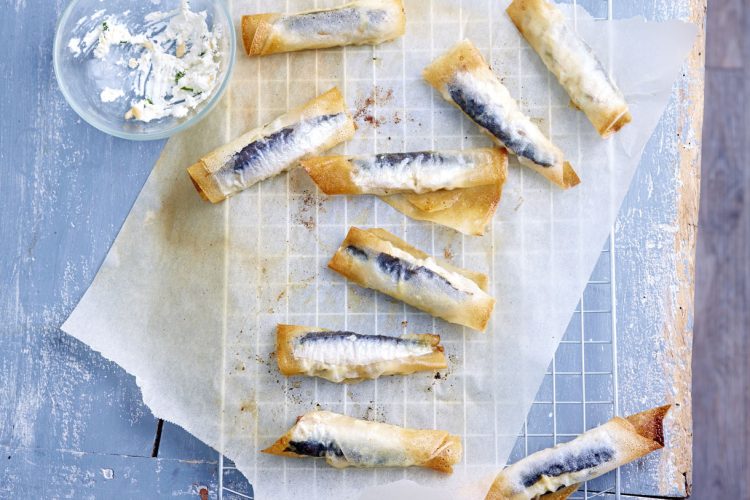 Rouleaux croustillants de sardines au fromage frais