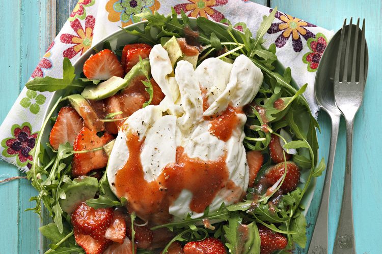 Salade burrata-fraises