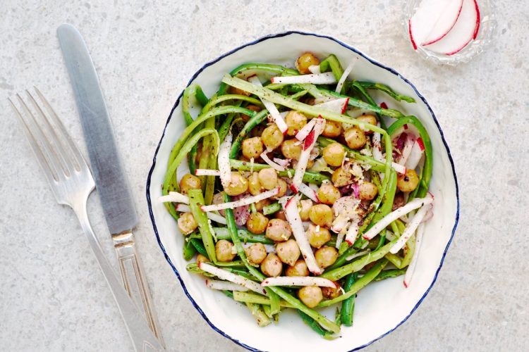 Salade d’asperges vertes et radis aux pois chiches