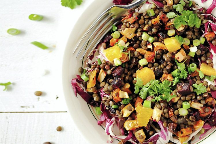 Salade de lentilles aux légumes caramélisés et à l’orange