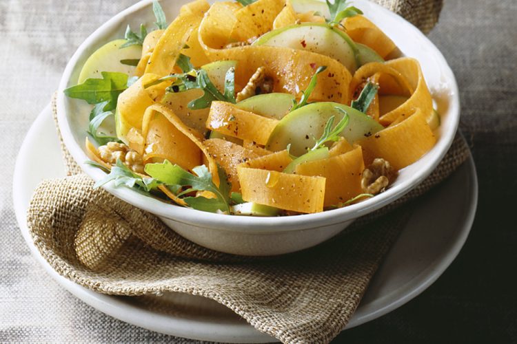 Salade de potiron, pommes, roquette et noix