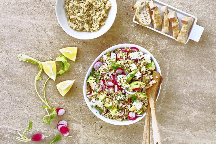 Salade de quinoa au tofu, avocat et radis