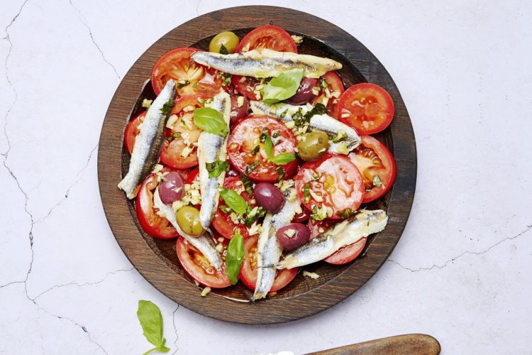 Salade de tomates marinées aux olives