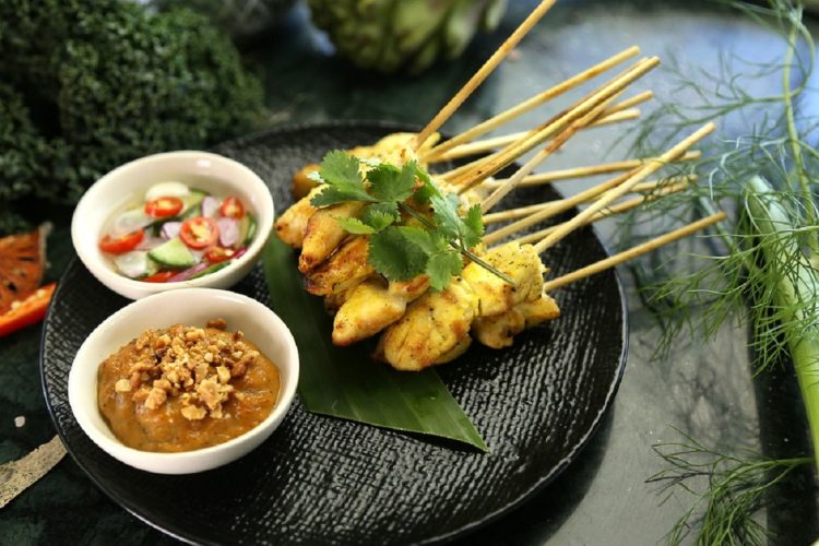 Brochettes de poulet sauce satay