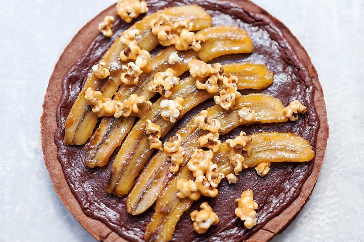 Tarte chocolat, banane et pop-corn au caramel