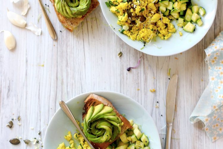 Tofu brouillé aux fines herbes