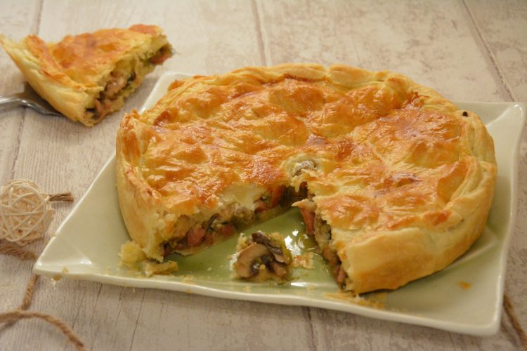 Tourte au poulet et champignons de Paris