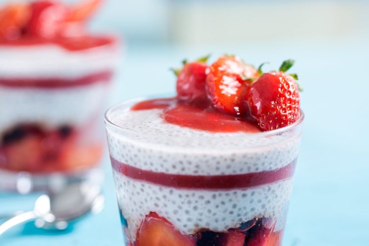 Verrines de chia aux fraises