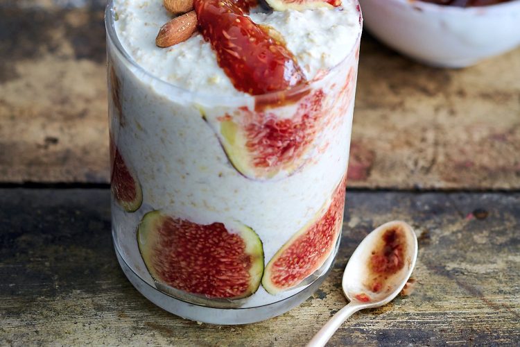 Verrines de yaourt au muesli et aux figues