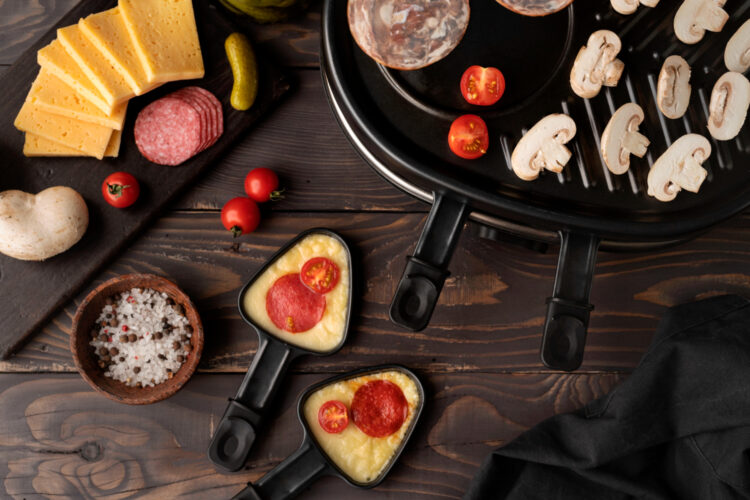 Tout savoir sur la raclette : histoire, préparation, valeurs nutritionnelles￼