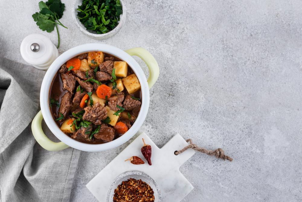 présentation d'un plat de boeuf cuisiné