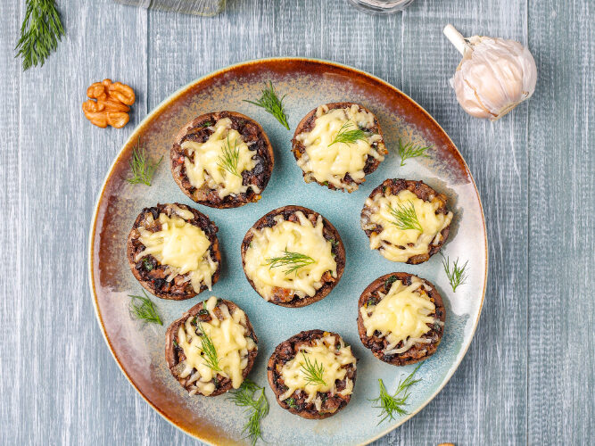 Champignons Farcis au fromage de chèvre et herbes