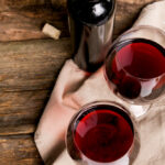 Le Vin Rouge : Un Voyage à Travers les Arômes et les Traditions
