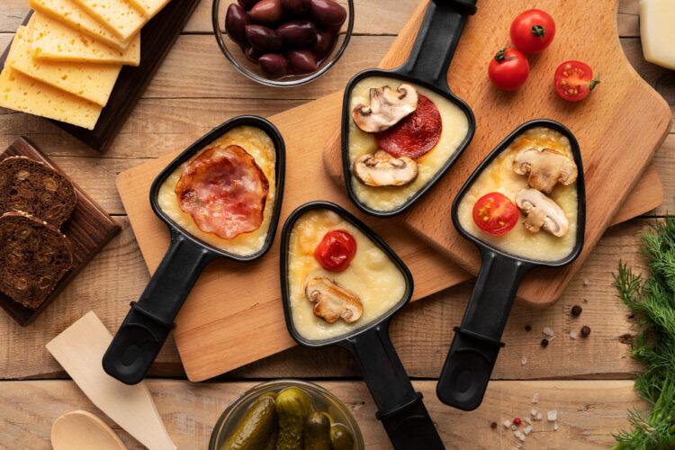 Quelle quantité de raclette prévoir par personne pour une soirée réussie ?