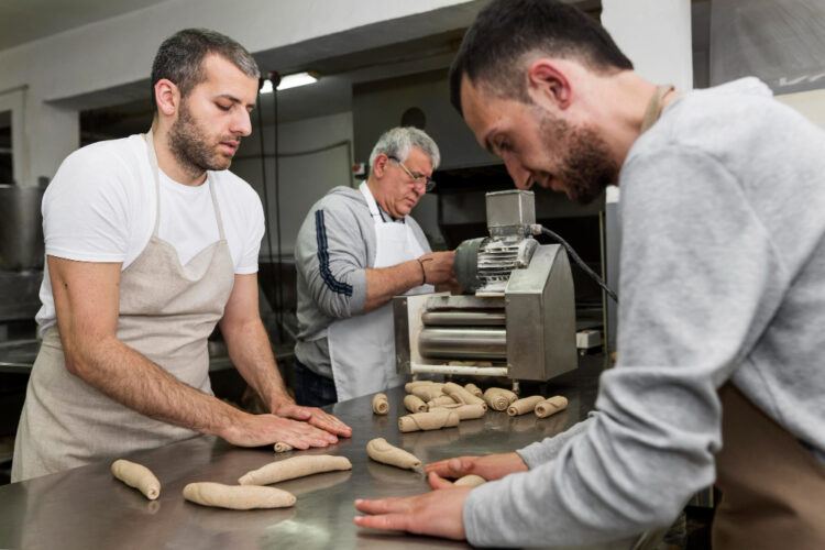Restaurateurs, boulangers, traiteurs : comment bien équiper son atelier ?