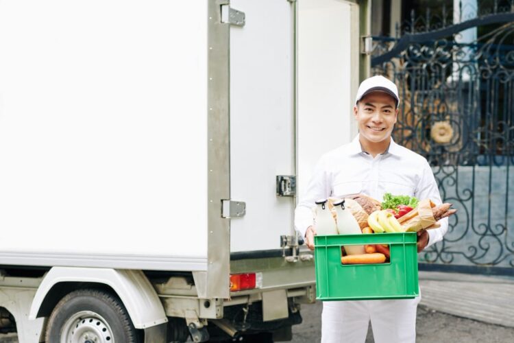 Quelles sont les étapes pour organiser la livraison de produits alimentaires par transporteur ?