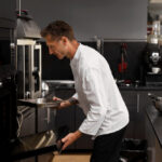 Quels sont les appareils indispensables dans une cuisine professionnelle ?